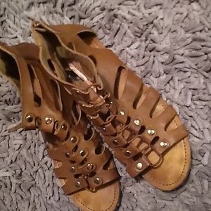 MADDEN GIRL gladiator sandals camel color